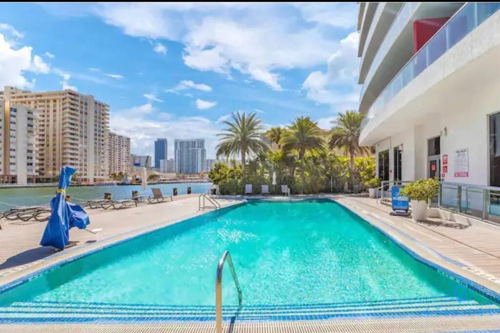 Ocean Views - Pool & Gym - Pet Friendly - Close To Beach ฮาลลันเดลบีช ภายนอก รูปภาพ