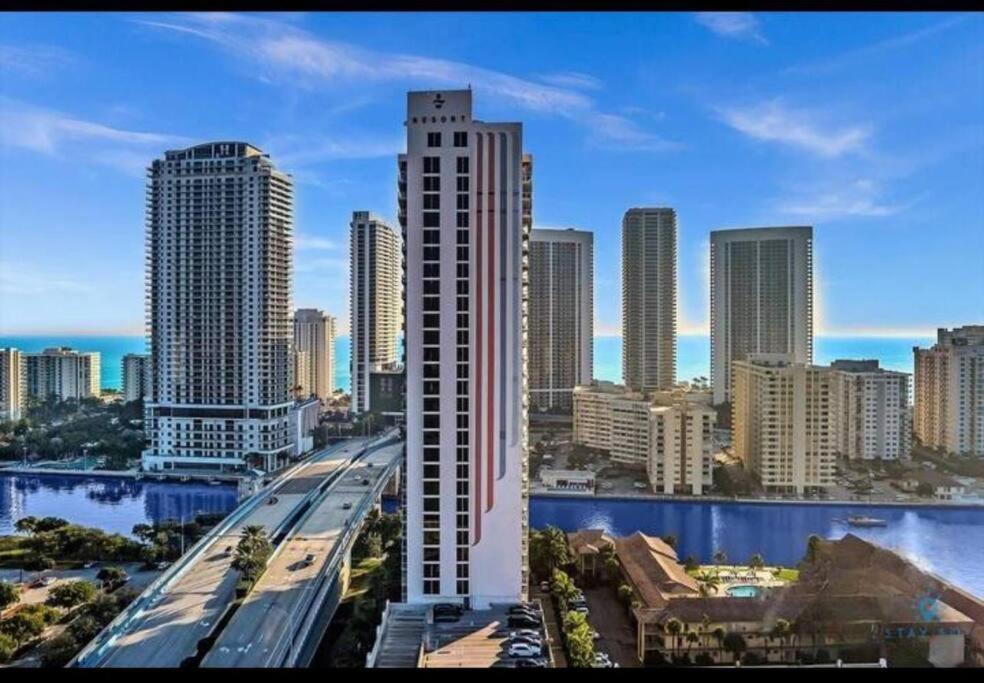 Ocean Views - Pool & Gym - Pet Friendly - Close To Beach ฮาลลันเดลบีช ภายนอก รูปภาพ