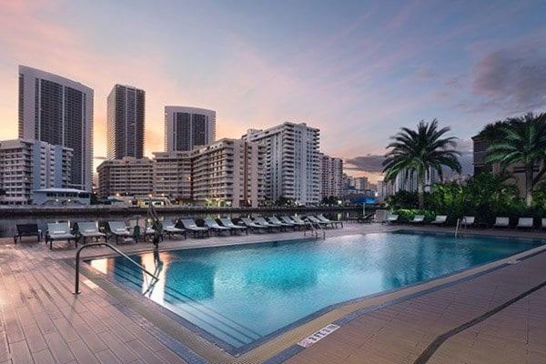 Ocean Views - Pool & Gym - Pet Friendly - Close To Beach ฮาลลันเดลบีช ภายนอก รูปภาพ