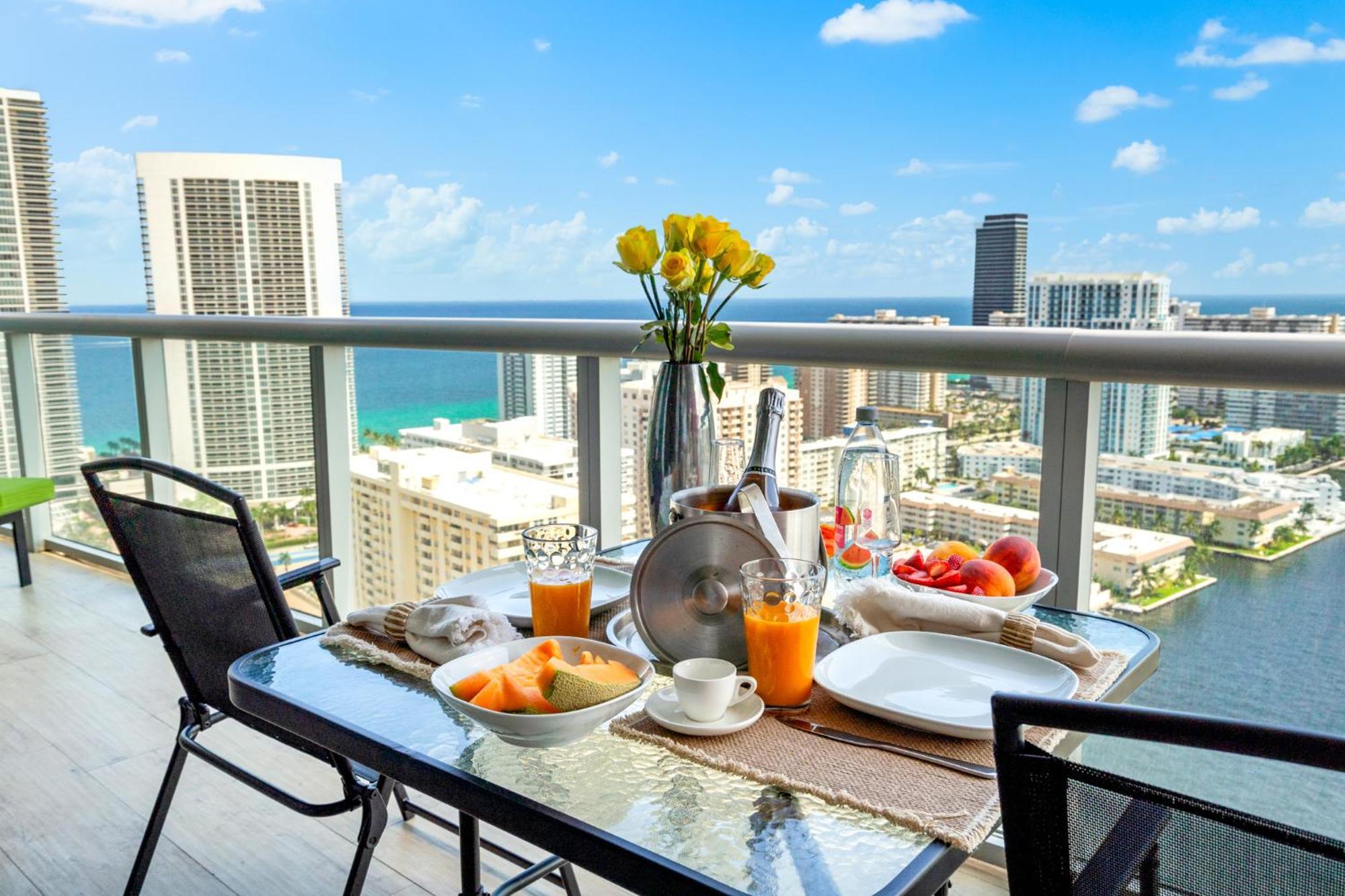 Ocean Views - Pool & Gym - Pet Friendly - Close To Beach ฮาลลันเดลบีช ภายนอก รูปภาพ
